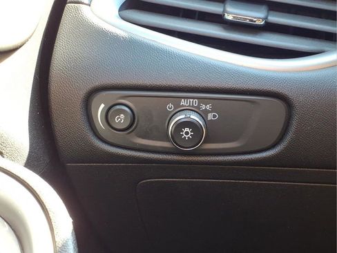 Used 2024 Chevrolet Malibu LT image 17