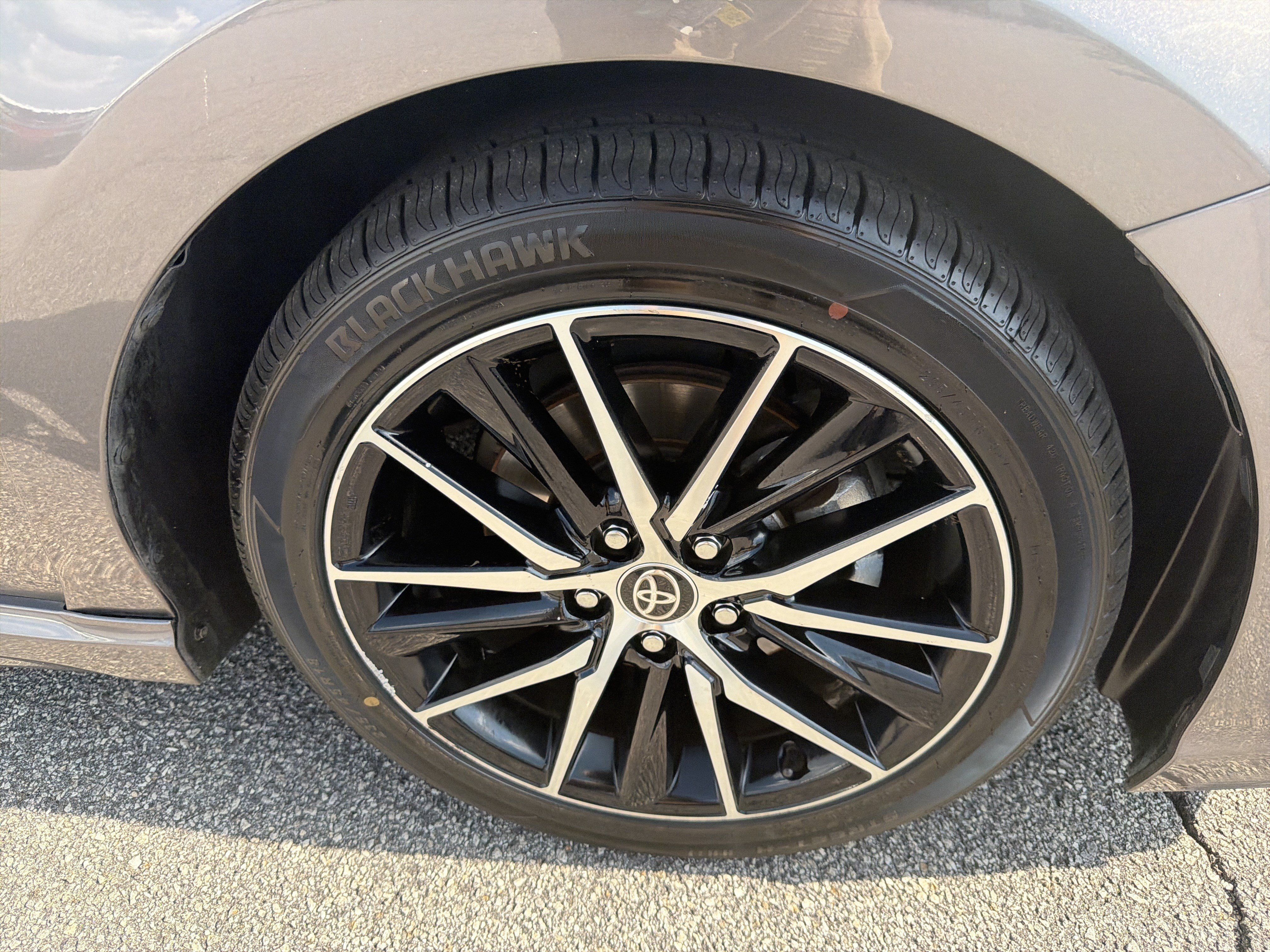 Used 2021 Toyota Camry SE FWD image 23