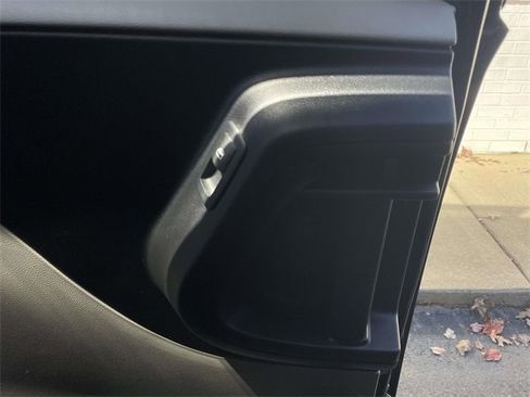 Used 2019 Dodge Grand Caravan SXT image 12