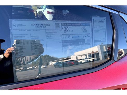 New 2025 Nissan Kicks SR w/ Illumination Package image 14