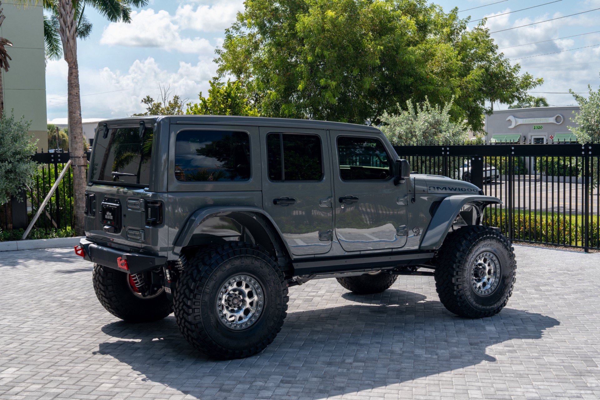 Used 2023 Jeep Wrangler Unlimited Rubicon w/ LED Lighting Group AWD/4WD image 3