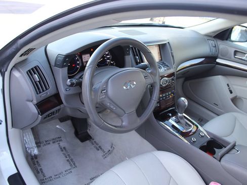 Used 2011 INFINITI G37 Journey w/ Premium Pkg RWD image 16
