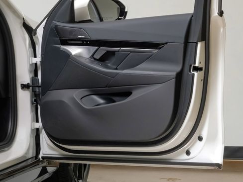 Used 2024 BMW 530i w/ M Sport Package RWD image 47