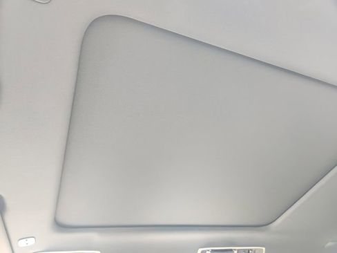 New 2026 Land Rover Range Rover Long Wheelbase SE AWD/4WD image 24