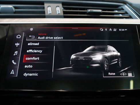 Used 2022 Audi e-tron Premium w/ Convenience Plus Package image 23
