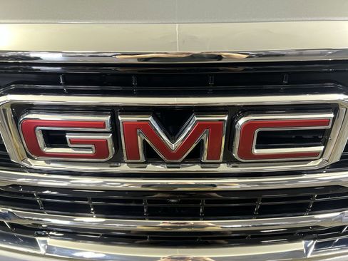 Certified 2025 GMC Yukon Elevation w/ Elevation Premium Package AWD/4WD image 32