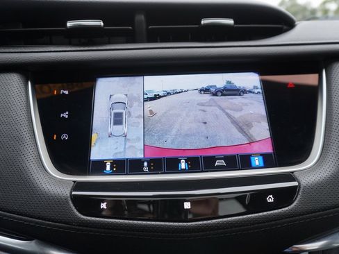 Used 2021 Cadillac XT5 Premium Luxury image 14