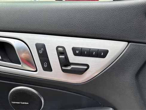 Used 2013 Mercedes-Benz SLK 250 image 22