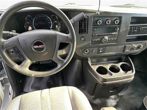 Used 2017 GMC Savana 3500 image 10