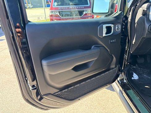 New 2026 Jeep Wrangler Unlimited Sport AWD/4WD image 17