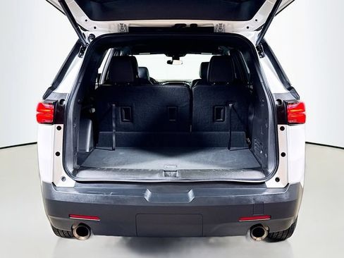Used 2023 Chevrolet Traverse LT FWD image 23