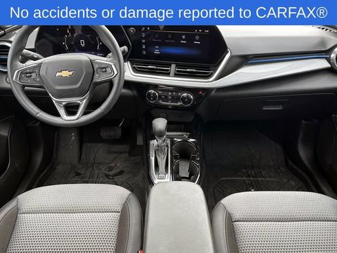 Certified 2024 Chevrolet Trax LT w/ LT Convenience Package FWD image 16
