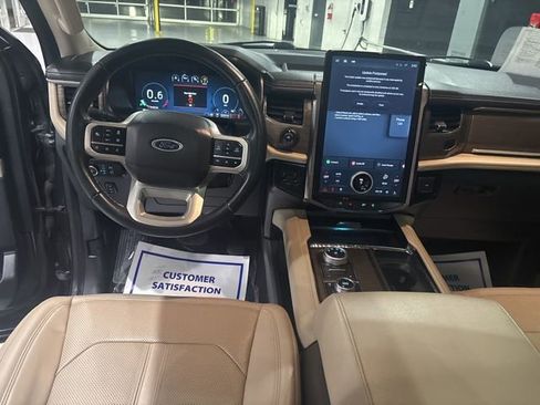 Used 2023 Ford Expedition Limited image 32