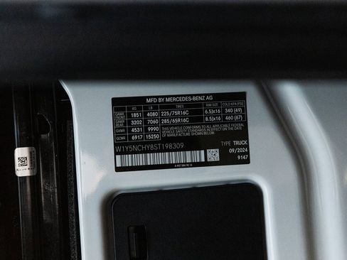Used 2025 Mercedes-Benz Sprinter 3500 image 28