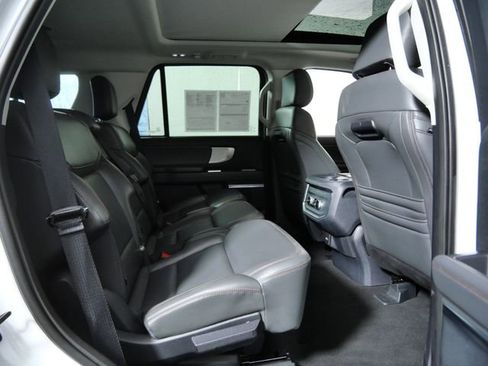 Certified 2025 Ford Expedition Active AWD/4WD image 12