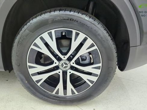 Used 2025 Mercedes-Benz GLB 250 4MATIC w/ Exclusive Package image 79