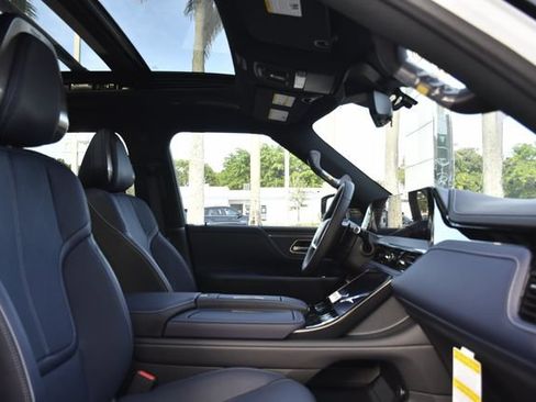 New 2026 INFINITI QX80 4WD image 33