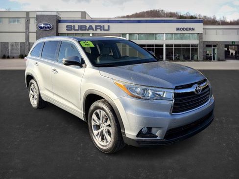 Used 2015 Toyota Highlander XLE image 3
