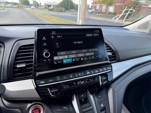 Used 2025 Honda Odyssey EX-L image 15