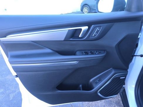 Certified 2025 Buick Enclave Preferred image 23