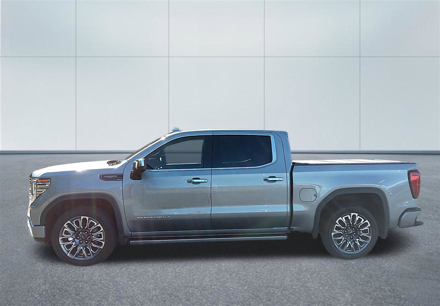 Used 2024 GMC Sierra 1500 Denali Ultimate AWD/4WD image 2