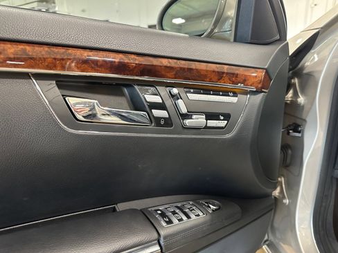 Used 2007 Mercedes-Benz S 550 image 12