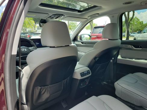 Used 2024 Hyundai Palisade SEL w/ Premium Package FWD image 8