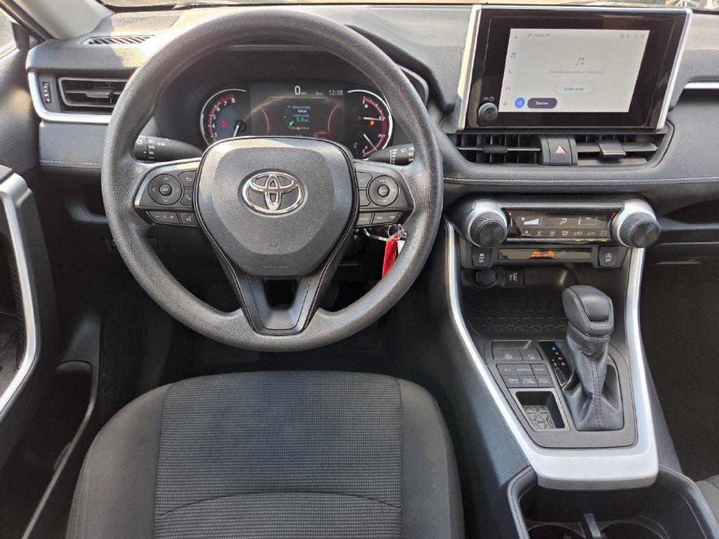Used 2025 Toyota RAV4 LE AWD/4WD image 22