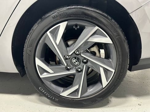 Used 2025 Hyundai Elantra Sport image 56