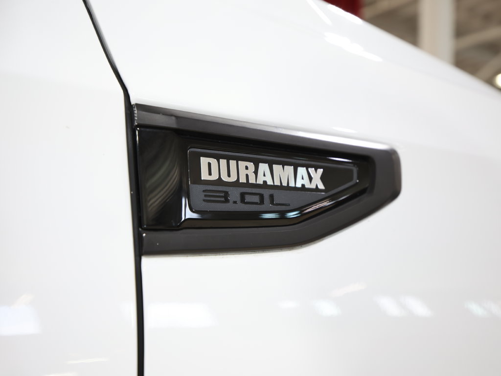 Used 2022 GMC Yukon XL Denali AWD/4WD image 32