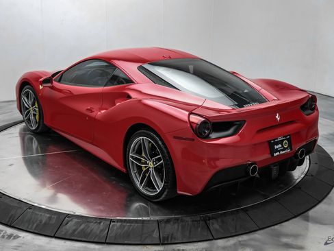 Used 2017 Ferrari 488 GTB RWD image 13