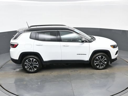 Used 2023 Jeep Compass Limited w/ Sun and Sound Group AWD/4WD image 41