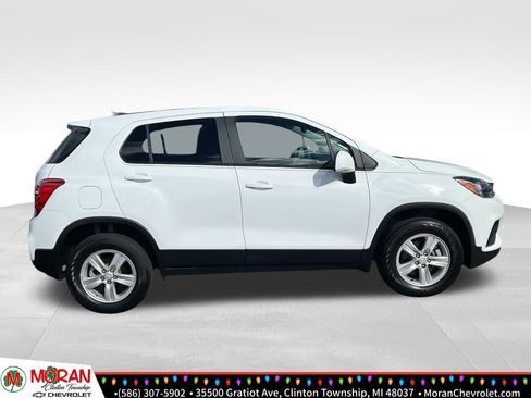 Certified 2022 Chevrolet Trax LS w/ Tint and Cruise Package image 7