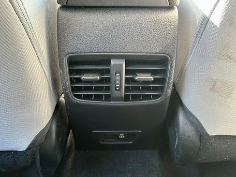 Used 2022 Toyota Corolla Cross LE image 18