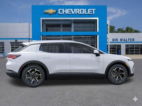 New 2026 Chevrolet Equinox EV LT image 6