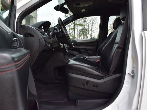 Used 2019 Dodge Grand Caravan GT image 14