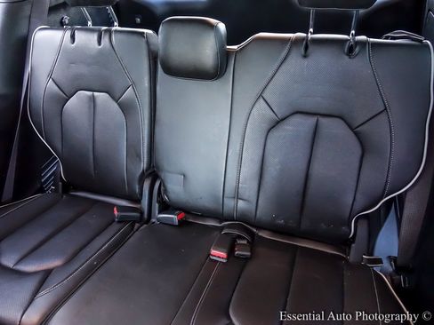 Used 2022 Chrysler Pacifica Limited w/ Uconnect Theater Family Group image 18