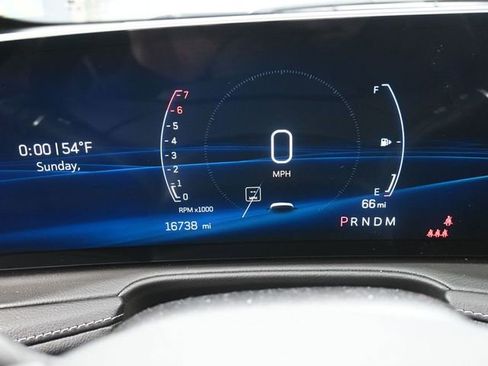 Used 2024 Cadillac XT4 Premium Luxury image 9