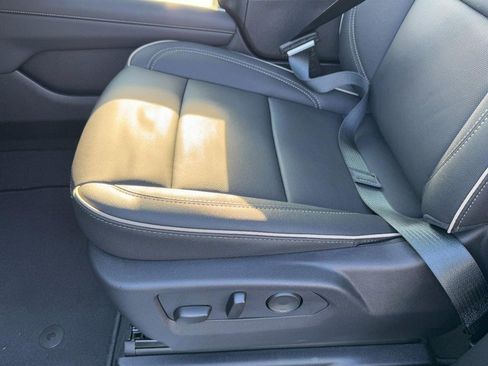 New 2026 Chevrolet Suburban Premier image 11