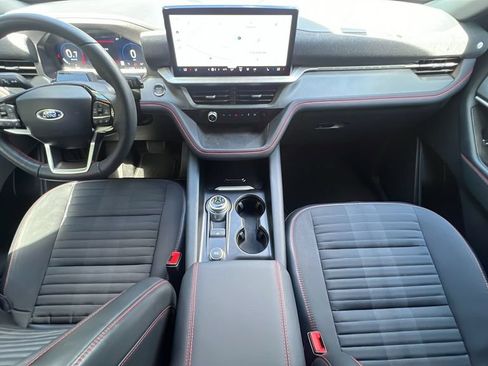 Used 2025 Ford Explorer ST-Line RWD image 12
