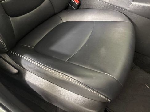 Used 2021 Toyota RAV4 XLE Premium FWD image 32