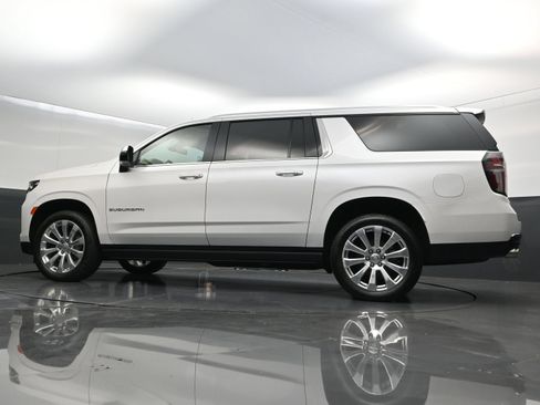 Certified 2022 Chevrolet Suburban Premier AWD/4WD image 47