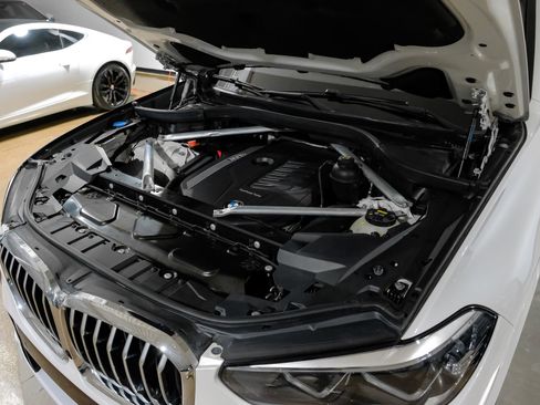 Used 2019 BMW X5 xDrive40i w/ M Sport Package image 53