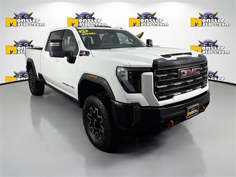 Used 2024 GMC Sierra 2500 AT4X image 3