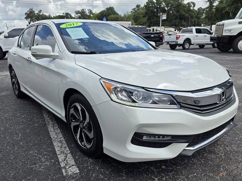 Used 2017 Honda Accord EX-L image 9