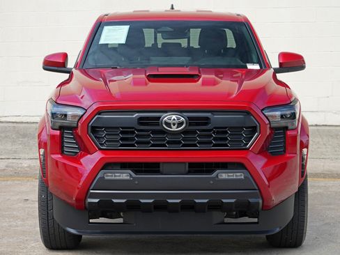 Used 2025 Toyota Tacoma TRD Sport w/ TRD Sport Upgrade Package AWD/4WD image 48