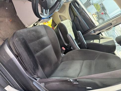 Used 2016 Dodge Grand Caravan American Value Package FWD image 9