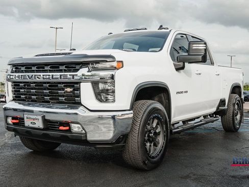 Used 2022 Chevrolet Silverado 2500 LT w/ Convenience Package image 4