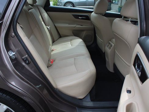Used 2015 Nissan Altima 3.5 SL FWD image 24