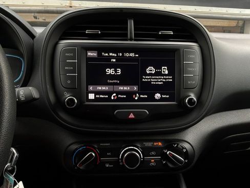 Used 2025 Kia Soul LX w/ LX Technology Package FWD image 24